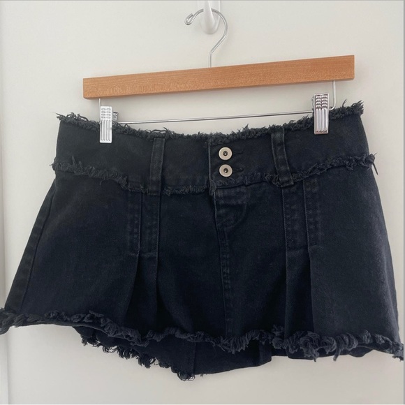 I.Am.Gia. black denim skylar mini skirt. Size large: us size 8 - Picture 2 of 4